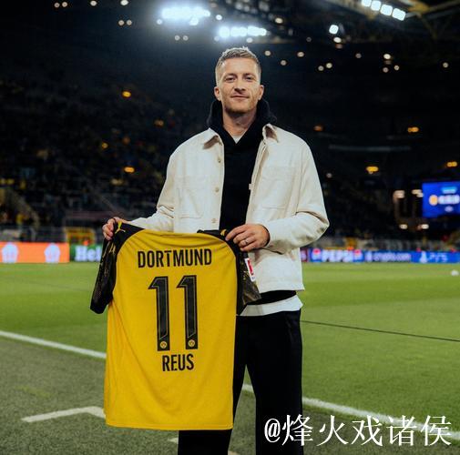 致敬球队传奇,多特官方商城为球迷免费印11号罗 致敬球队传奇,多特官方商城为球迷免费印11号罗