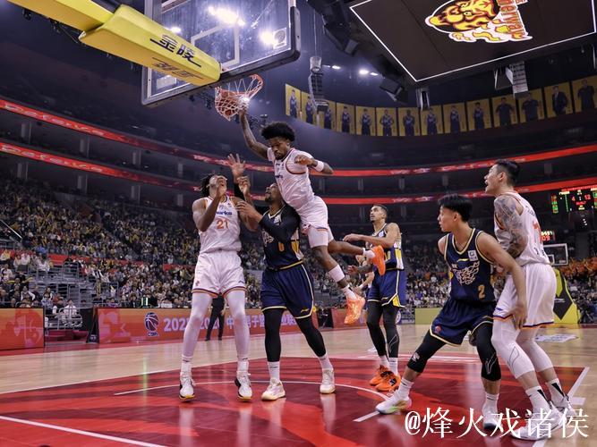 输球之后迅速反弹,上海大鲨鱼客场40分大胜广东队 输球之后迅速反弹,上海大鲨鱼客场40分大胜广东队